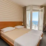 Hotel Neva