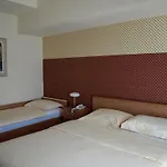 Neva Hotel 3*