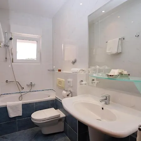 Neva Hotel Podstrana