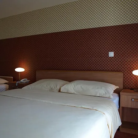 Hotell Neva Podstrana