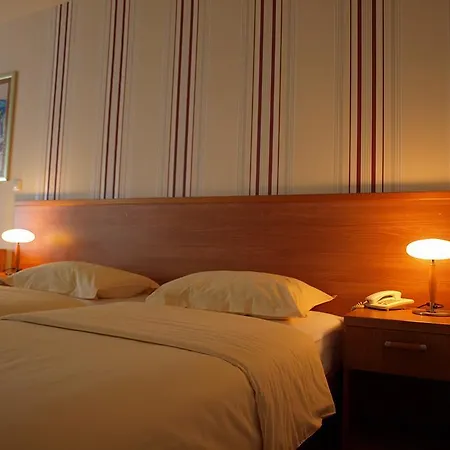 Hotel Neva Podstrana