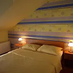 Neva Podstrana