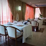 Otel Neva 3*