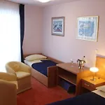 Neva 3* Podstrana