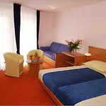 Otel Neva Podstrana