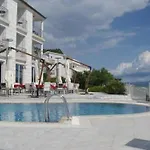 Otel Neva 3*