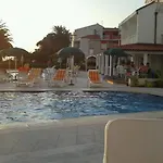 Neva 3* Podstrana