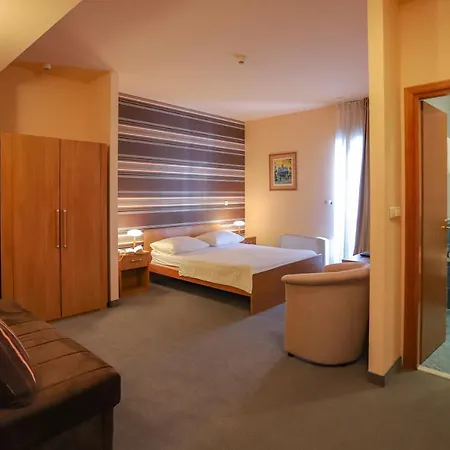 Hotel Neva 3*