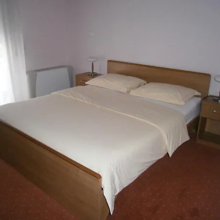 Hotel Neva 3*