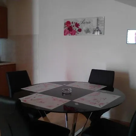 Neva 3* Podstrana