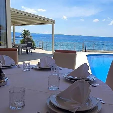 Otel Neva Podstrana