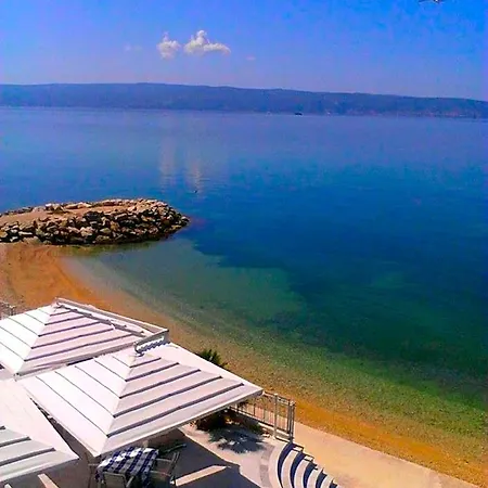 Neva Hotell 3*