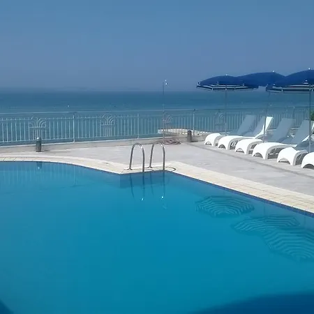 Neva Hotel 3*