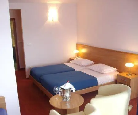 Hotel Neva 3*