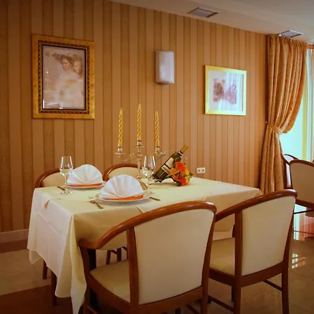 Hotel Neva Podstrana