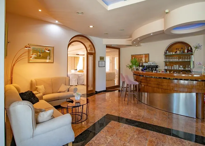 Neva Hotel Podstrana