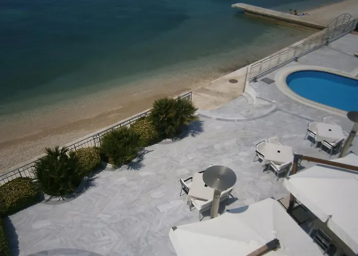 Hotel Neva Podstrana