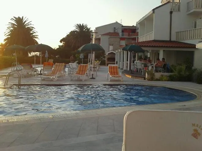 Neva 3* Podstrana