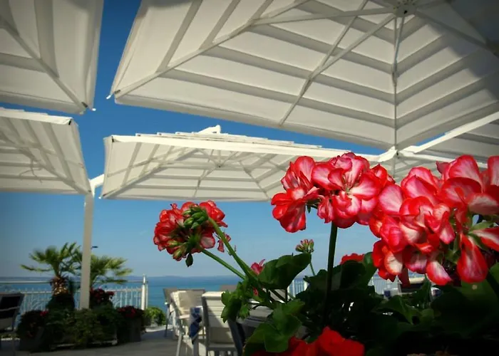 Neva Hotel Podstrana