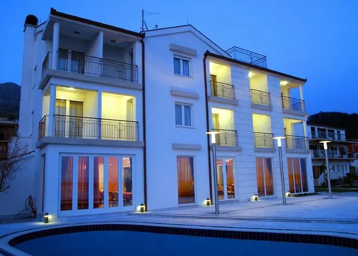 Hotel Neva Podstrana